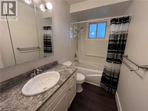 3 Governor Simcoe Drive St. Catharines ON L2N 3J1