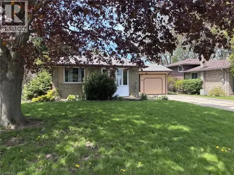 3 Governor Simcoe Drive St. Catharines ON L2N 3J1