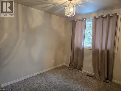 3 Governor Simcoe Drive St. Catharines ON L2N 3J1