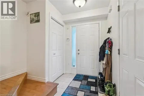 27 Pettit Street Stoney Creek ON L8E 5V7