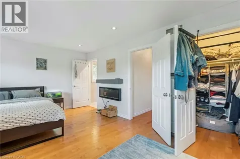 27 Pettit Street Stoney Creek ON L8E 5V7