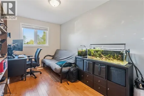 27 Pettit Street Stoney Creek ON L8E 5V7