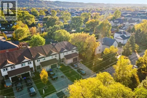 27 Pettit Street Stoney Creek ON L8E 5V7