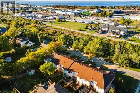 27 Pettit Street Stoney Creek ON L8E 5V7