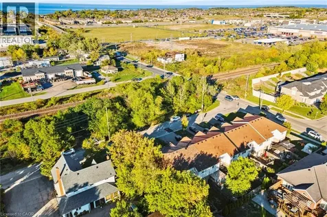 27 Pettit Street Stoney Creek ON L8E 5V7