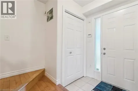 27 Pettit Street Stoney Creek ON L8E 5V7