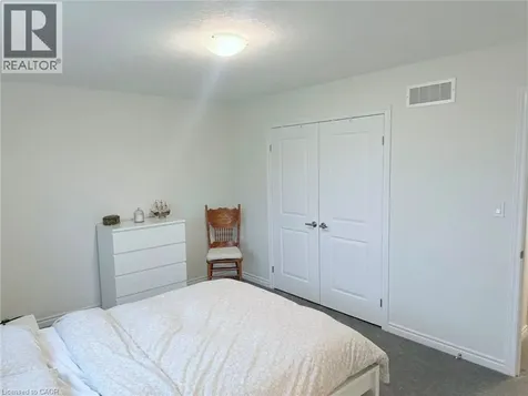 359 Benninger Drive Kitchener ON N2E 0K1