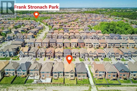 176 Sikura Circle Aurora ON L4G 3Z1