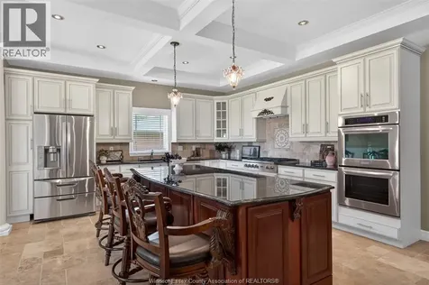 6 Vallochie Court Kingsville ON N9Y 4C8