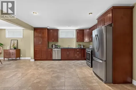 6 Vallochie Court Kingsville ON N9Y 4C8