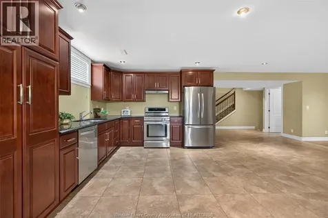 6 Vallochie Court Kingsville ON N9Y 4C8