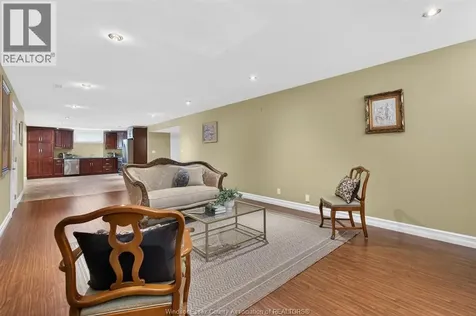 6 Vallochie Court Kingsville ON N9Y 4C8
