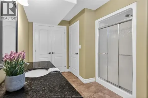 6 Vallochie Court Kingsville ON N9Y 4C8