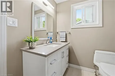 49 Greenfield Road Brantford ON N3R 6Z4