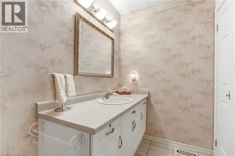 19 Hanlon Place Paris ON N3L 4E7