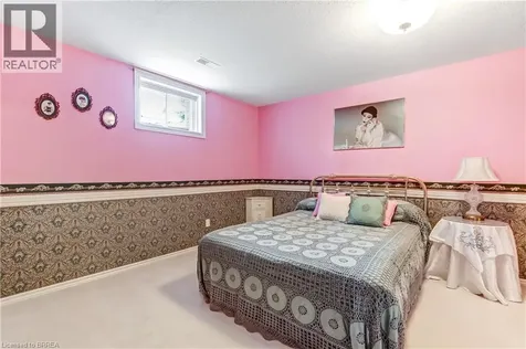 19 Hanlon Place Paris ON N3L 4E7