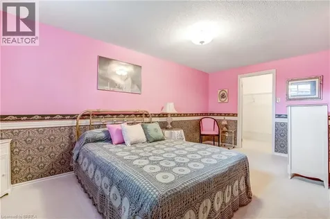 19 Hanlon Place Paris ON N3L 4E7