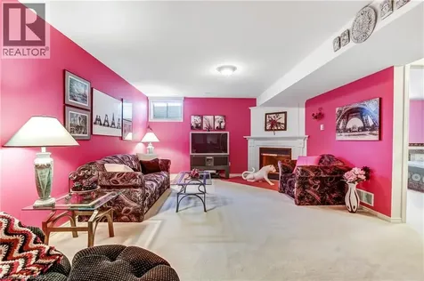 19 Hanlon Place Paris ON N3L 4E7