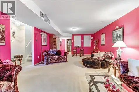 19 Hanlon Place Paris ON N3L 4E7