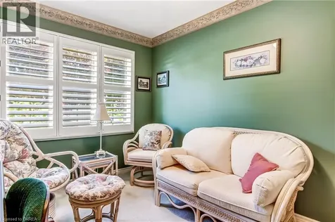19 Hanlon Place Paris ON N3L 4E7