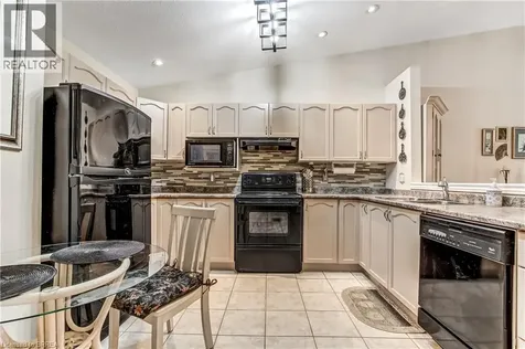 19 Hanlon Place Paris ON N3L 4E7