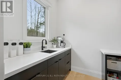 31 Marni Lane Springwater ON L0L 2K0