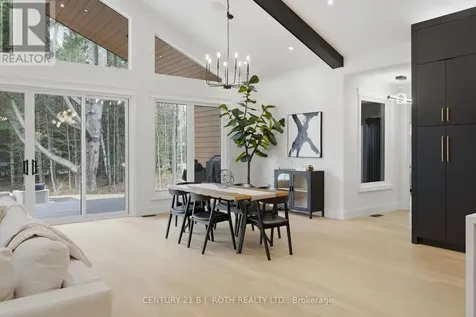 31 Marni Lane Springwater ON L0L 2K0