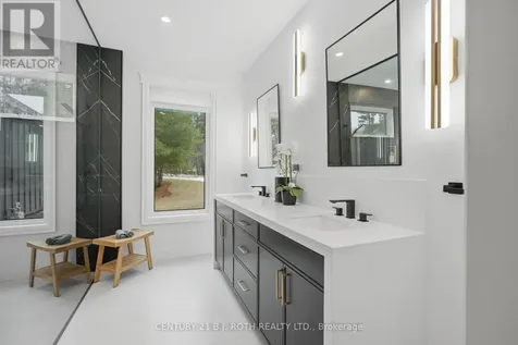 31 Marni Lane Springwater ON L0L 2K0