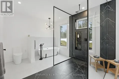 31 Marni Lane Springwater ON L0L 2K0