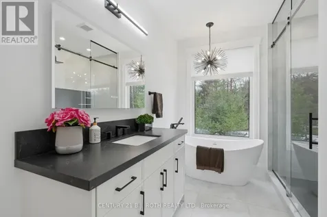 31 Marni Lane Springwater ON L0L 2K0
