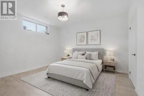 31 Marni Lane Springwater ON L0L 2K0