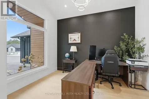 31 Marni Lane Springwater ON L0L 2K0