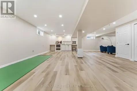 43 West Ridge Drive Ottawa ON K2S 1S4