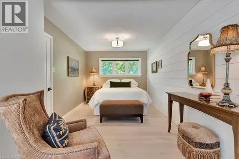22 Dale Avenue Cambridge ON N1S 3M6
