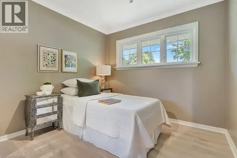 22 Dale Avenue Cambridge ON N1S 3M6