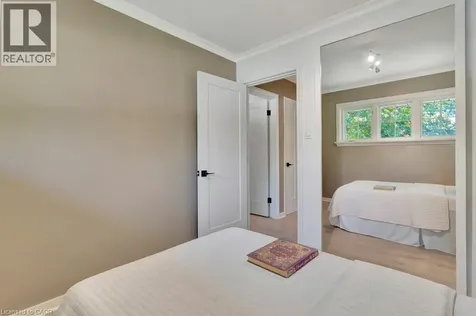 22 Dale Avenue Cambridge ON N1S 3M6