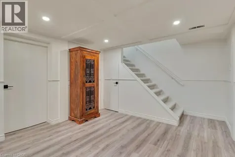 22 Dale Avenue Cambridge ON N1S 3M6