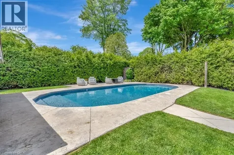 22 Dale Avenue Cambridge ON N1S 3M6