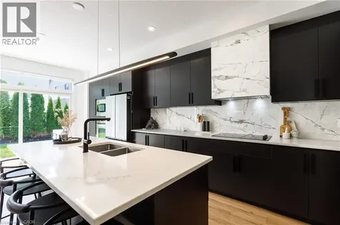 916 Steepleridge Court Kitchener ON N2P 0B4