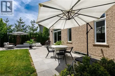 916 Steepleridge Court Kitchener ON N2P 0B4