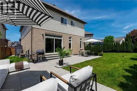 916 Steepleridge Court Kitchener ON N2P 0B4