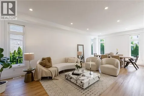 916 Steepleridge Court Kitchener ON N2P 0B4