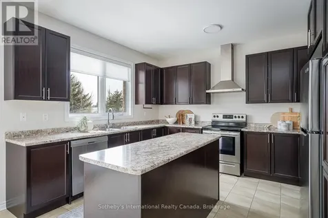 45 Mclean Avenue Collingwood ON L4Y 3Z6
