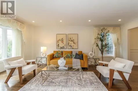 1 Acklam Terrace Ottawa ON K2K 2H1
