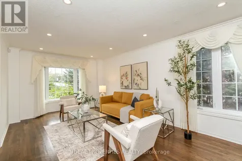 1 Acklam Terrace Ottawa ON K2K 2H1