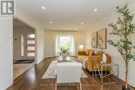 1 Acklam Terrace Ottawa ON K2K 2H1