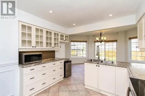 1 Acklam Terrace Ottawa ON K2K 2H1