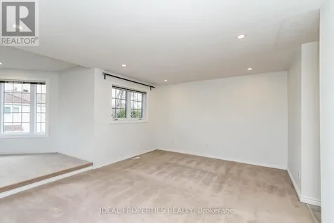 1 Acklam Terrace Ottawa ON K2K 2H1