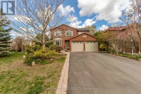 1 Acklam Terrace Ottawa ON K2K 2H1