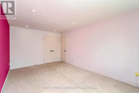 1 Acklam Terrace Ottawa ON K2K 2H1